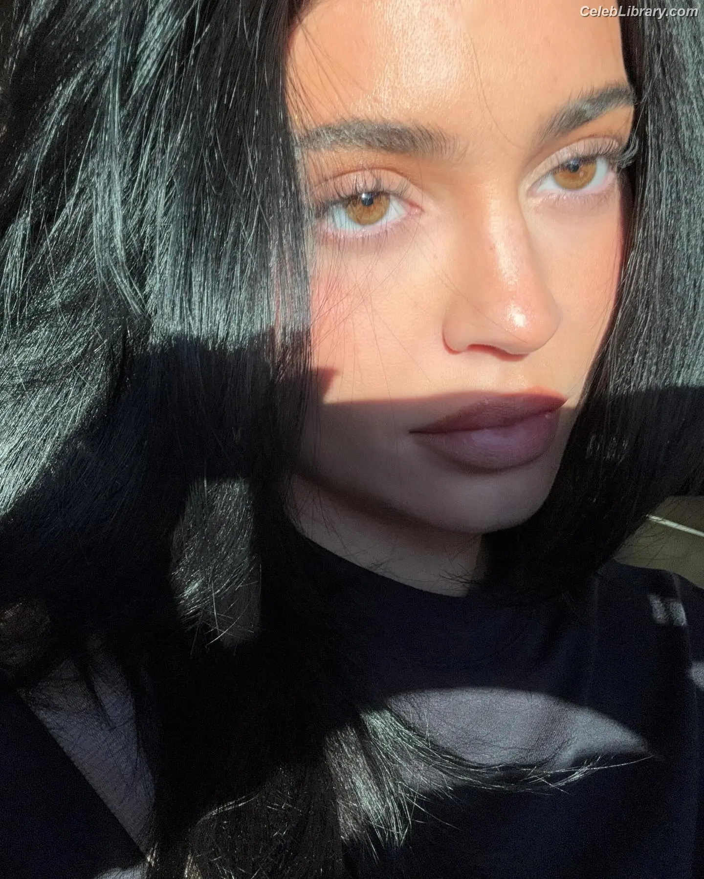 Kylie Jenner photo 8 of 4070