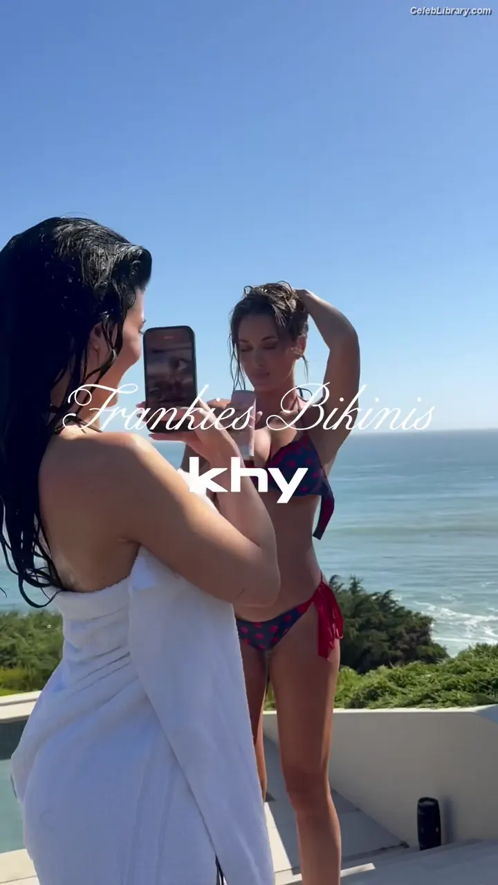 Kylie Jenner photo 12 of 4070