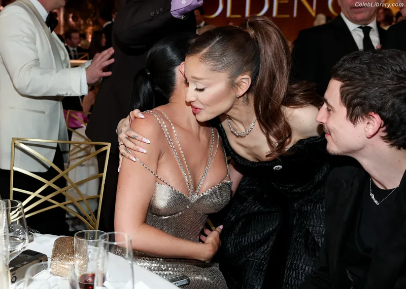 Kylie Jenner photo 22 of 4071