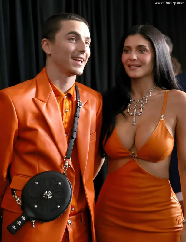 Kylie Jenner photo 19 of 4071