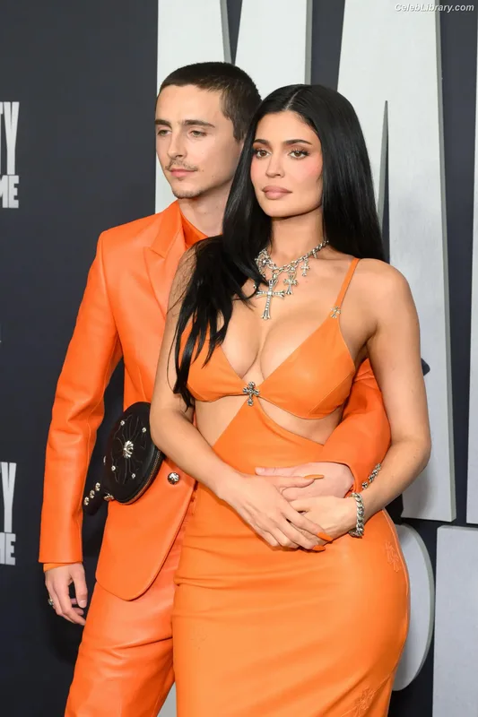 Kylie Jenner photo 22 of 4071