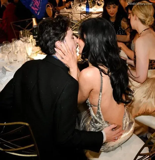Kylie Jenner photo 5 of 4071