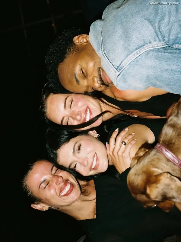 Kylie Jenner photo 9 of 4071