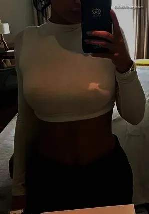 Kylie Jenner photo 2 of 4071