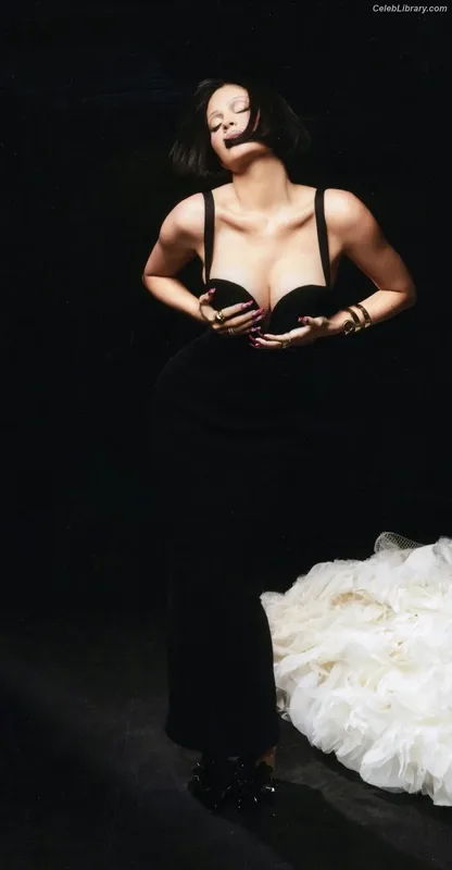 Kylie Jenner photo 24 of 4071