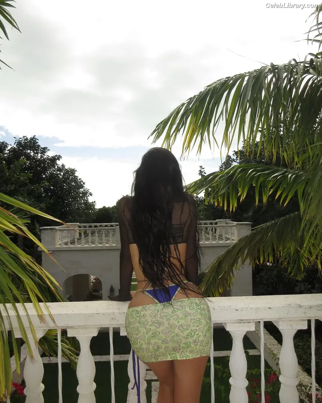 Kylie Jenner photo 10 of 4071
