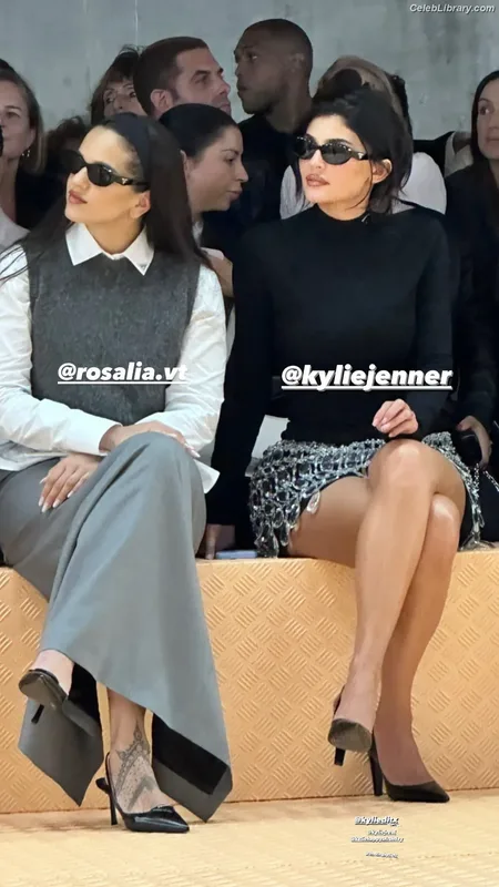 Kylie Jenner photo 18 of 4071