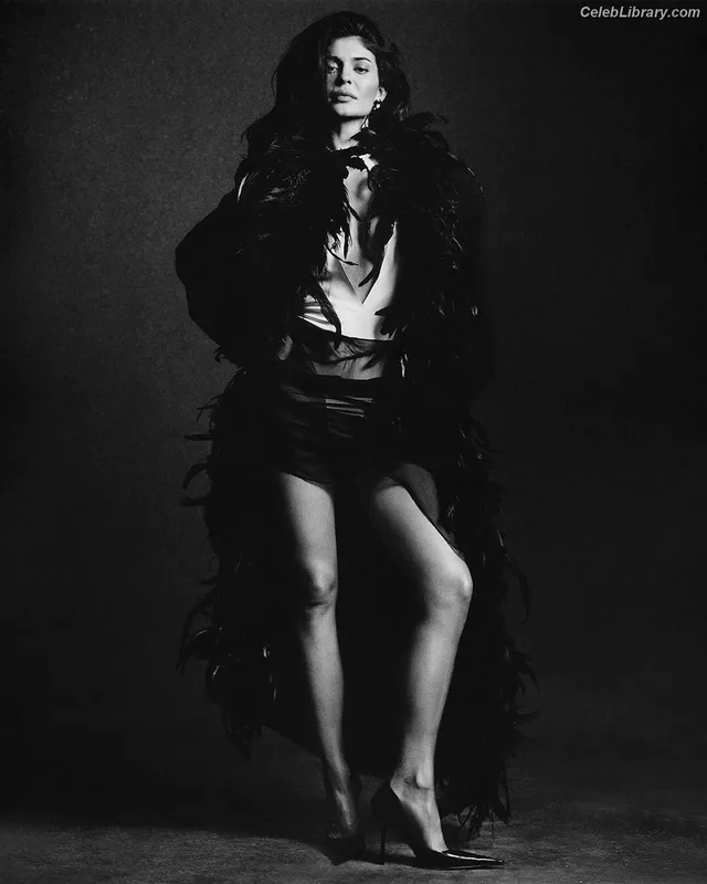 Kylie Jenner photo 9 of 4071