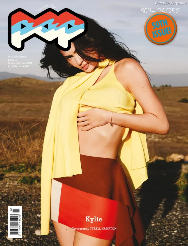 Kylie Jenner photo 3 of 4071