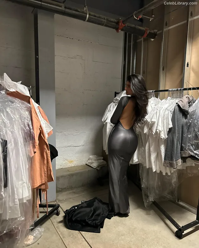Kylie Jenner photo 17 of 4071