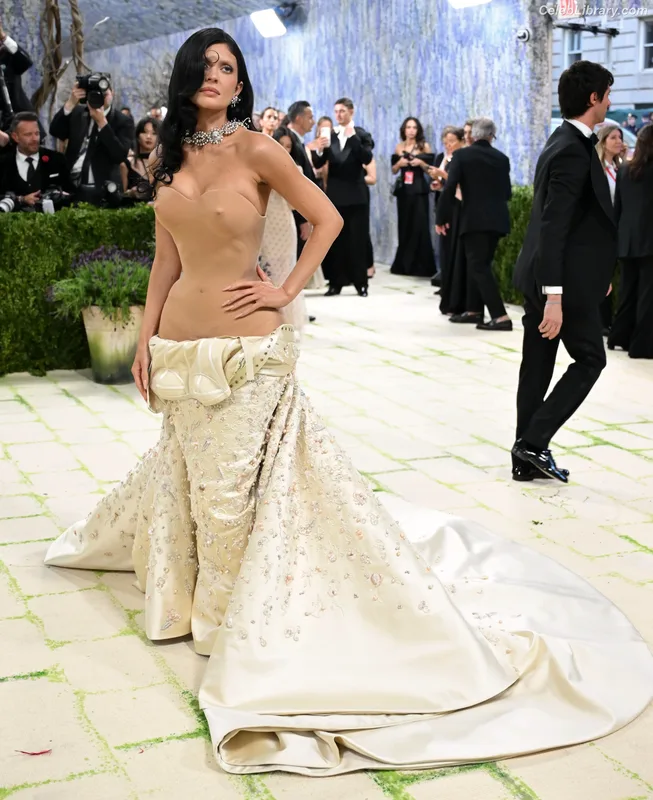 Kylie Jenner photo 21 of 4071