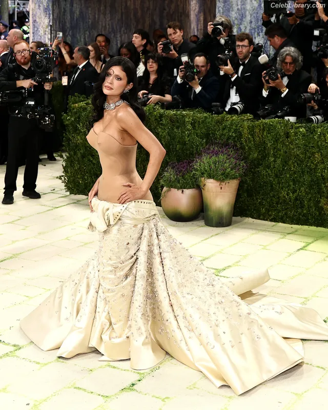 Kylie Jenner photo 23 of 4071