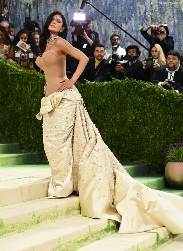 Kylie Jenner photo 16 of 4071
