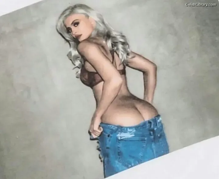 Kylie Jenner photo 18 of 4071