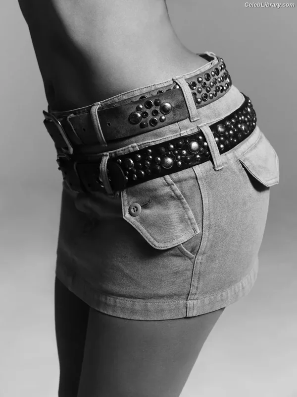 Kylie Jenner photo 19 of 4071