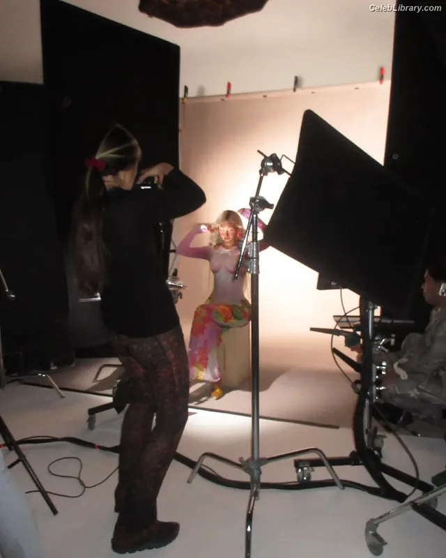 Kylie Jenner photo 4 of 4071