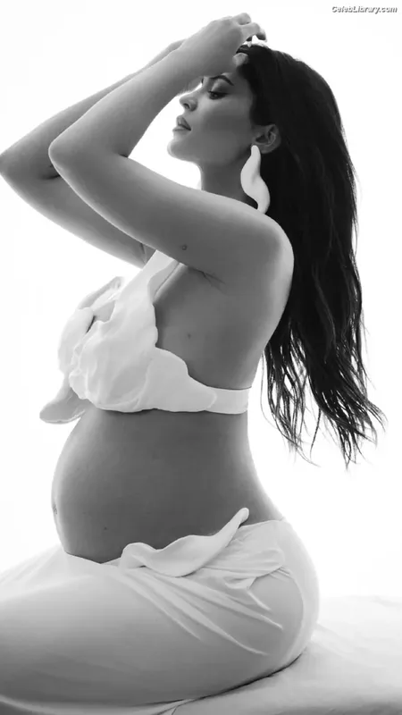 Kylie Jenner photo 8 of 4071