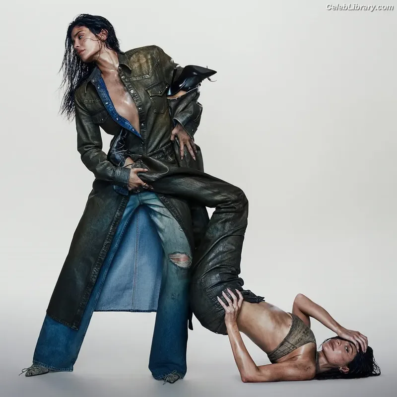 Kylie Jenner photo 9 of 4071