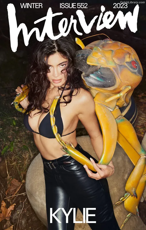 Kylie Jenner photo 20 of 4071