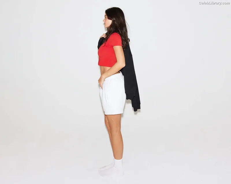Kylie Jenner photo 3 of 4071