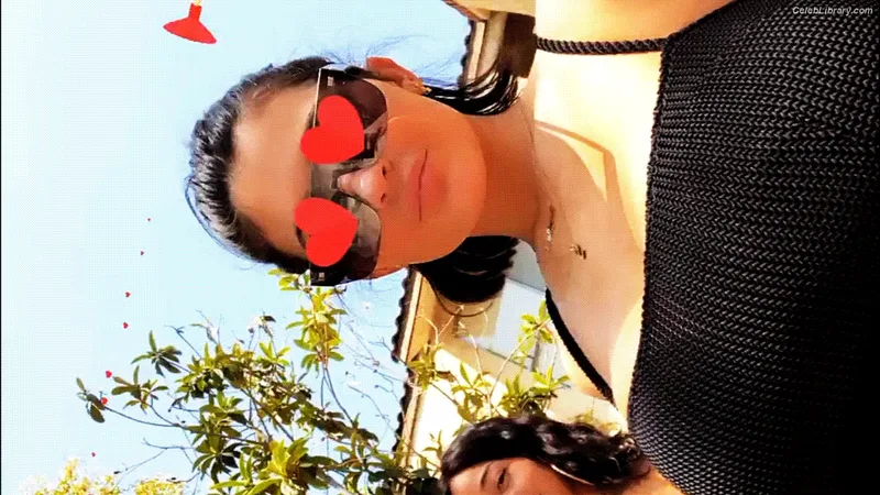 Kylie Jenner photo 13 of 4071