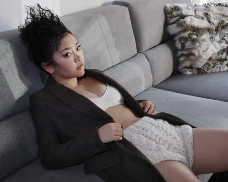 Kylie Jenner photo 18 of 4071