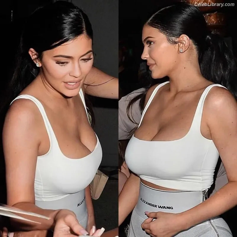 Kylie Jenner photo 3 of 4071