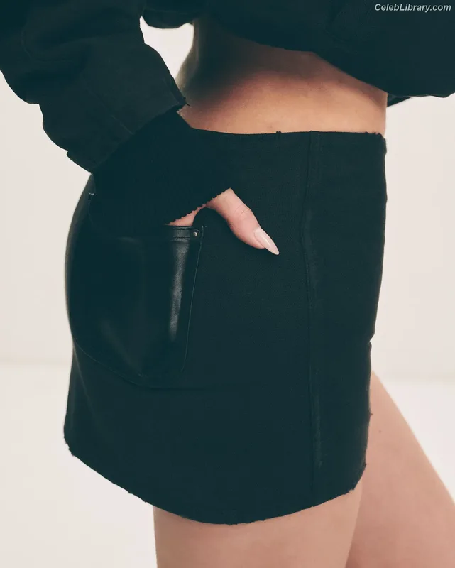 Kylie Jenner photo 16 of 4071