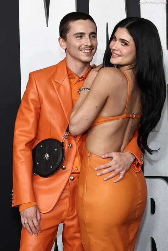 Kylie Jenner photo 21 of 4071