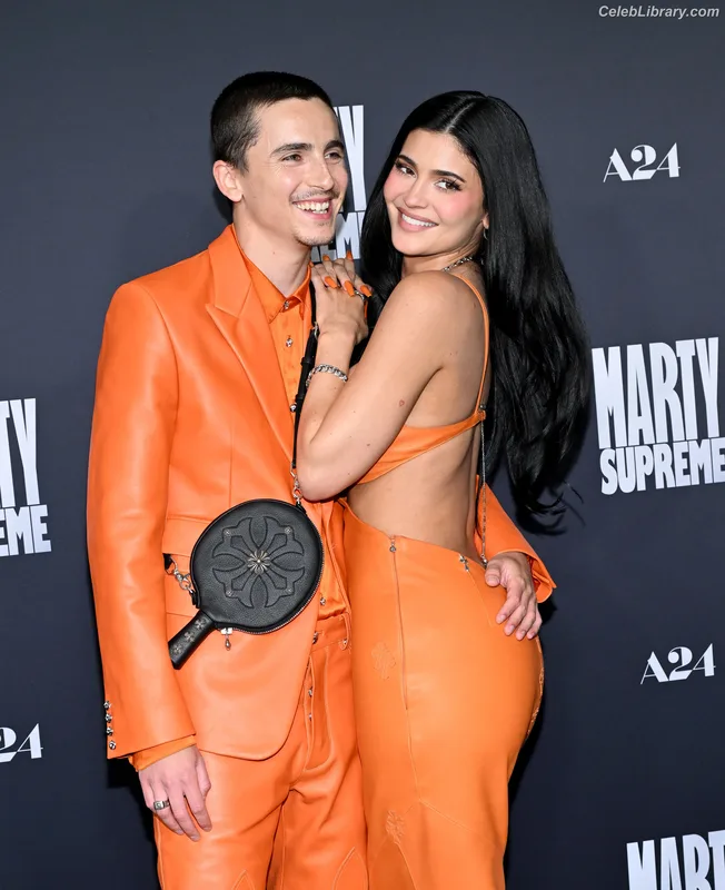 Kylie Jenner photo 15 of 4071