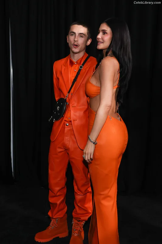 Kylie Jenner photo 11 of 4071