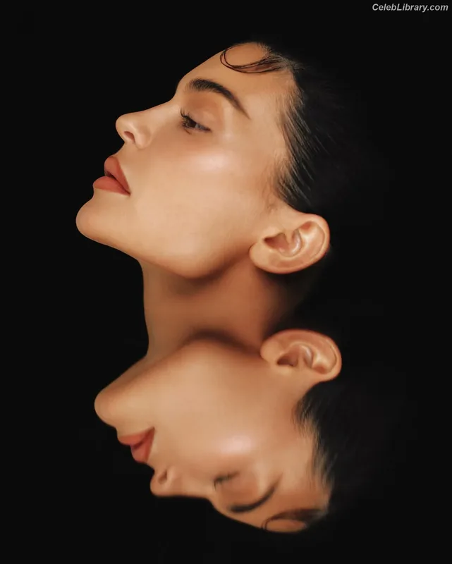 Kylie Jenner photo 23 of 4071
