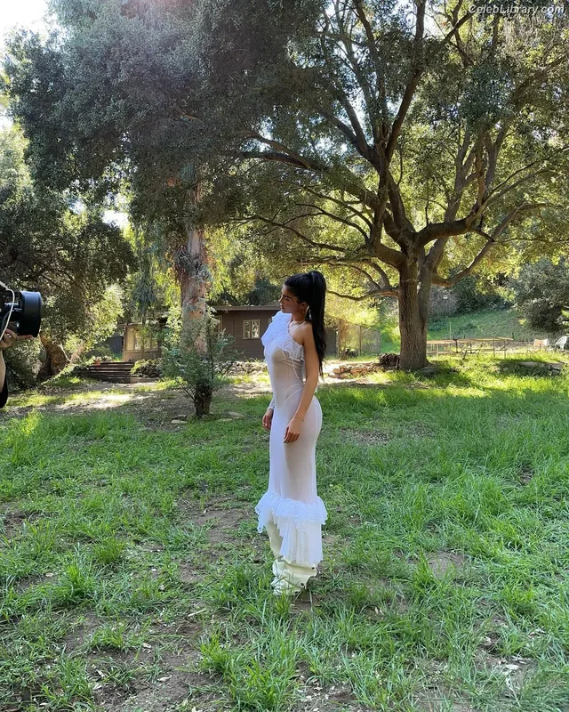 Kylie Jenner photo 21 of 4071