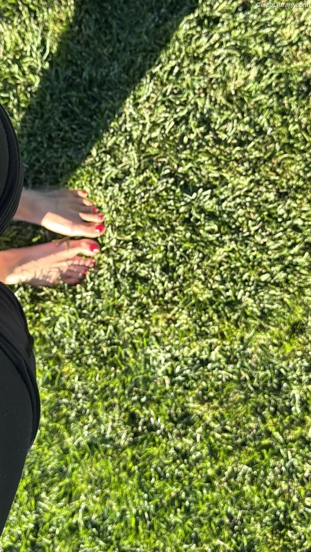 Kylie Jenner photo 12 of 4071