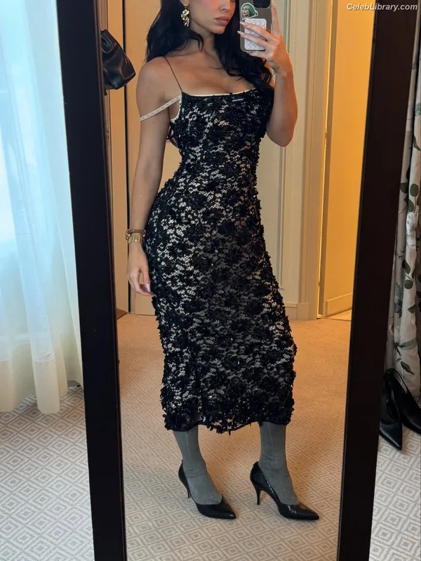 Kylie Jenner photo 24 of 4071