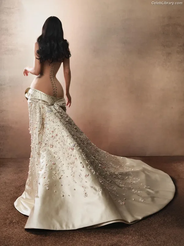 Kylie Jenner photo 16 of 4071