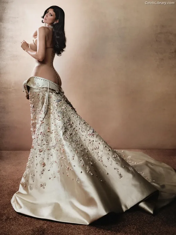 Kylie Jenner photo 18 of 4071