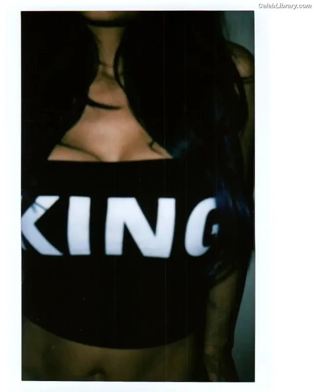 Kylie Jenner photo 14 of 4071