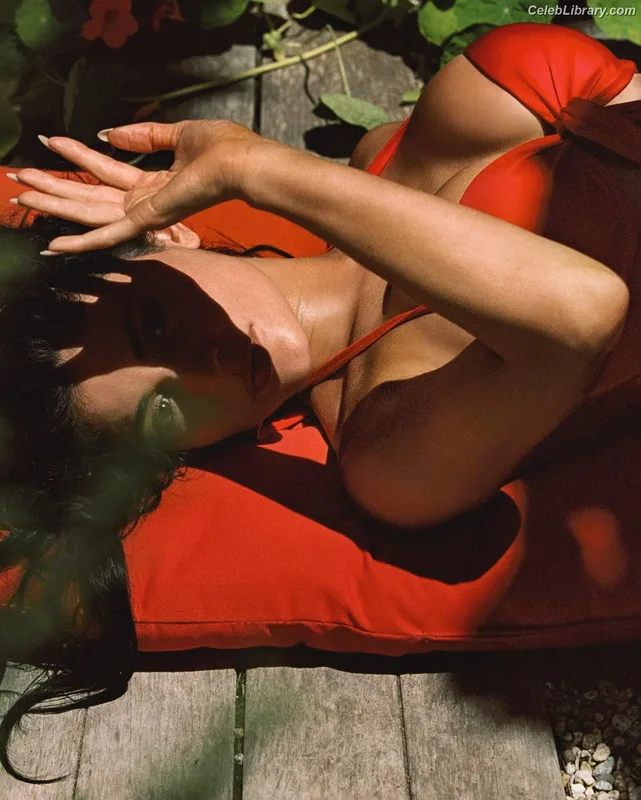 Kylie Jenner photo 21 of 4071