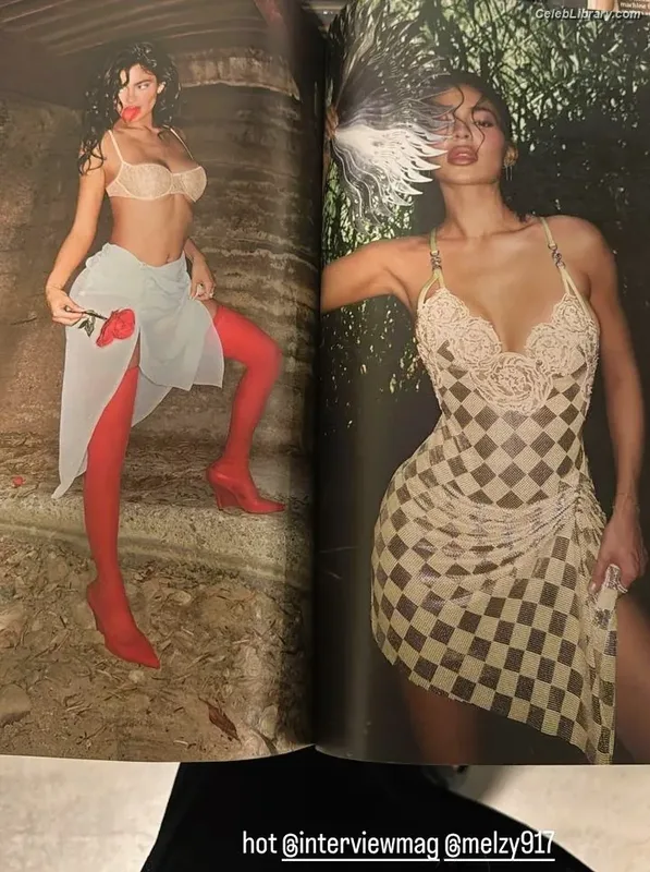 Kylie Jenner photo 13 of 4071