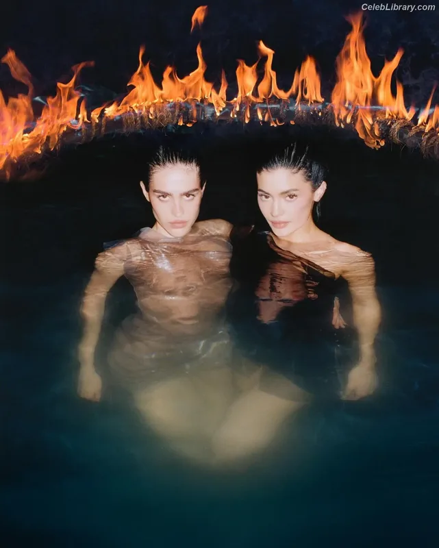 Kylie Jenner photo 7 of 4071