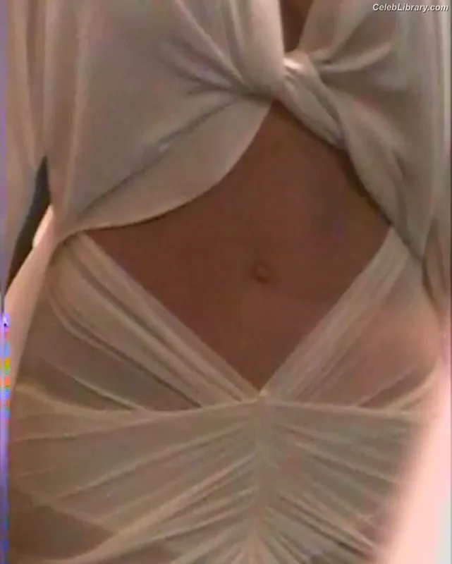 Kylie Jenner photo 5 of 4071