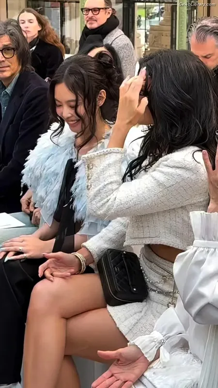 Kylie Jenner photo 2 of 4071