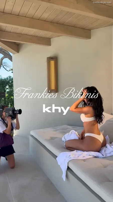 Kylie Jenner photo 8 of 4071