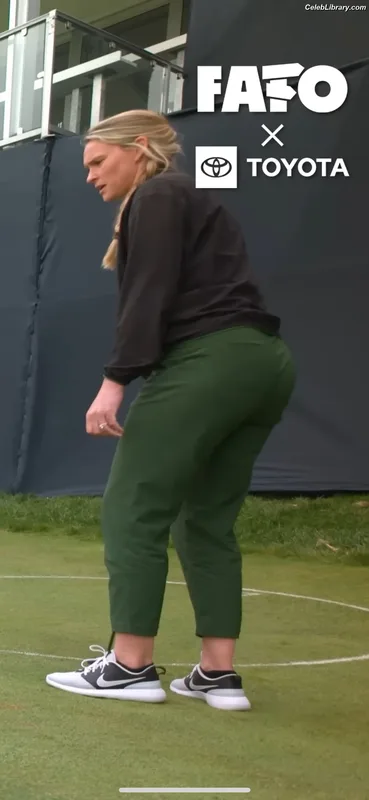 Kylie Kelce photo 12 of 35