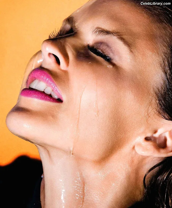 Kylie Minogue photo 13 of 174