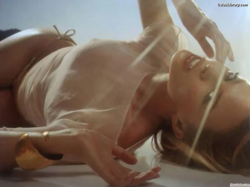 Kylie Minogue photo 24 of 174