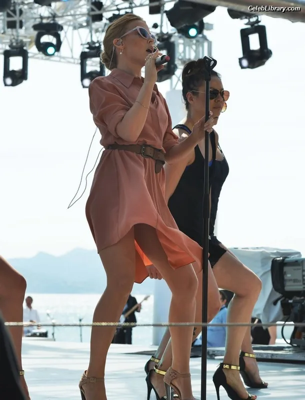 Kylie Minogue photo 24 of 174