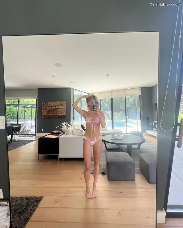 Kylie rogers photo 1 of 100