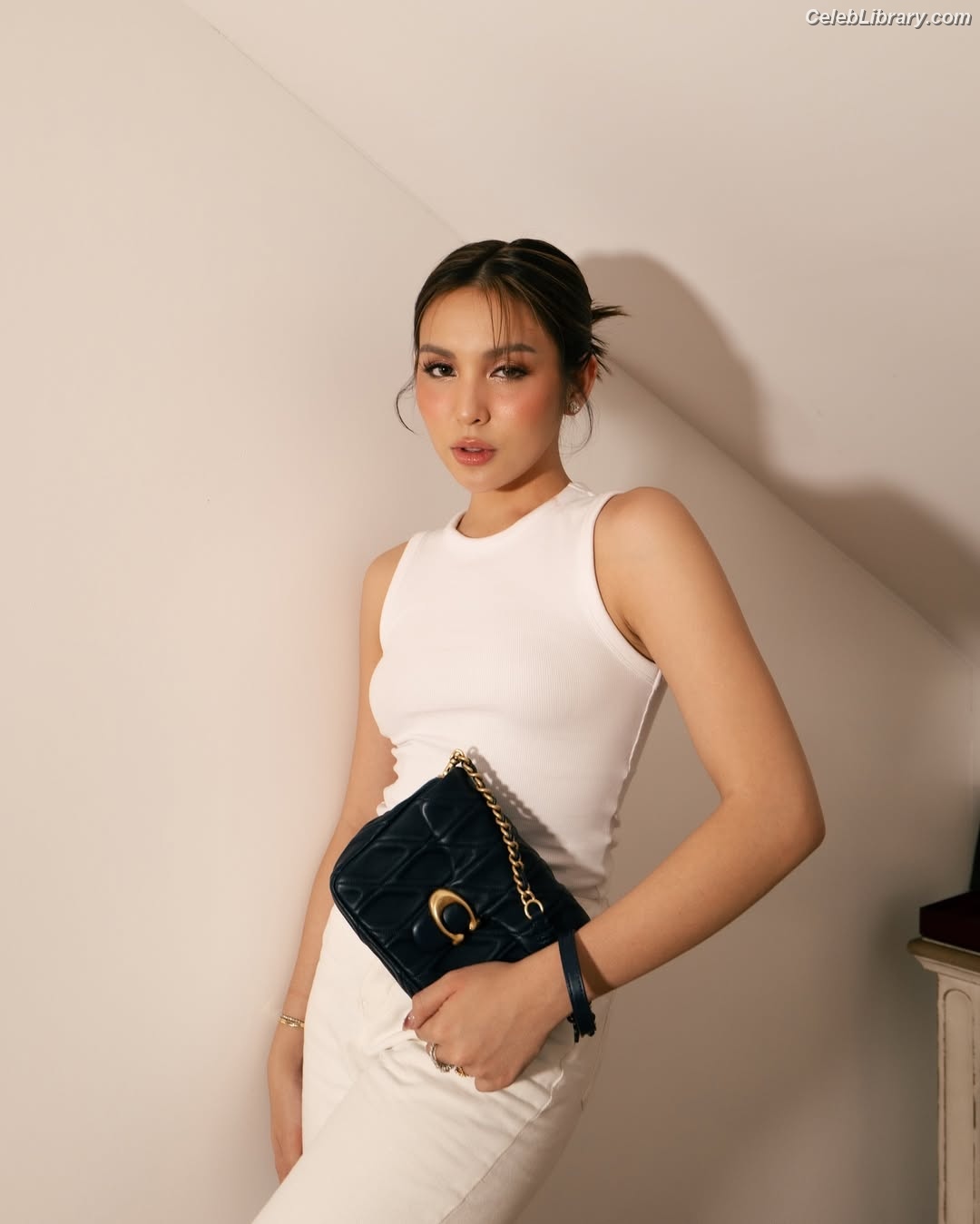 Kyline Alcantara photo 9 of 46